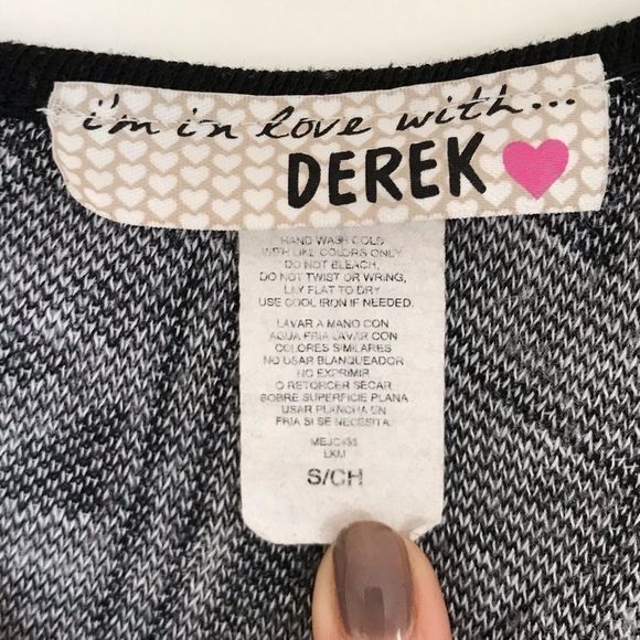 I’m in love with Derek S open poncho sleev… - Picture 3 of 6